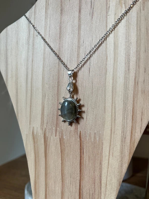 Collier Labradorite Qualité AAA Monture Vintage | Chaîne Maillons Argentés | Pierre Protectrice Ancrage