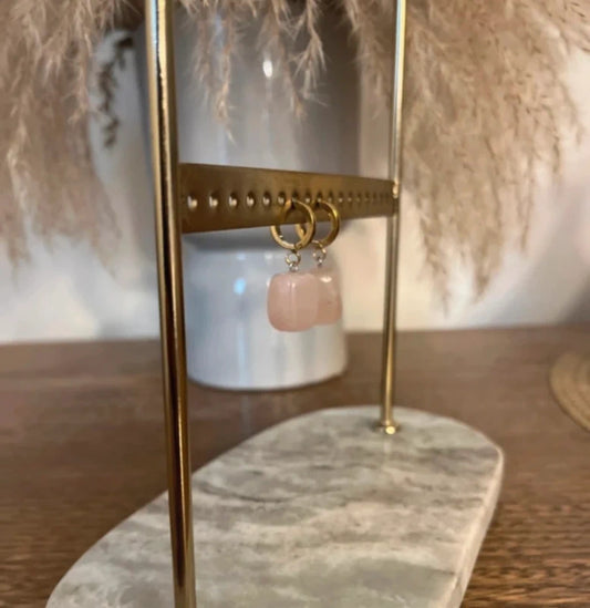Créoles dorées avec pendentif en quartz rose carré