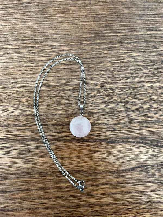Collier Pendentif Quartz Rose Naturel | Chaîne Maillons Argentée Acier Inoxydable 44 cm | Amour & Sérénité | Bijou Femme Fait Main France