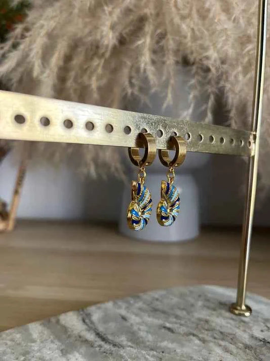 Boucles d’Oreilles Créoles Dorées Coquillage Émaillé | Acier Inoxydable | Style Bohème Estival | Bijou Femme Fait Main France