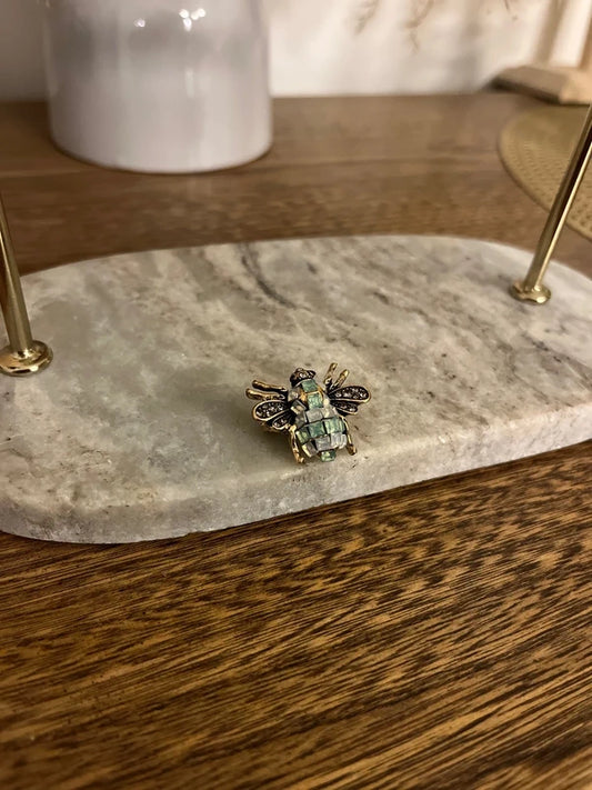 Broche Abeille Dorée | Bijou Fantaisie Fairycore Bohème | Porte-Bonheur 2,5 cm