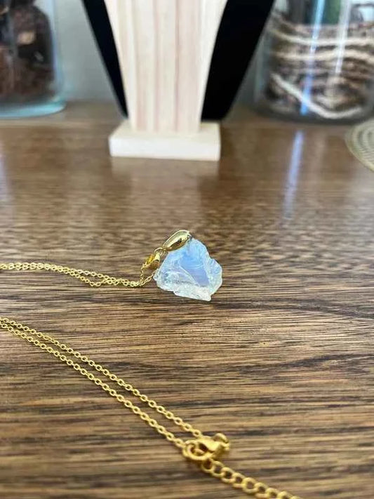 Collier Pendentif Opale Naturelle | Chaîne Dorée Acier Inoxydable | Créativité & Espoir | Bijou Femme Fait Main France