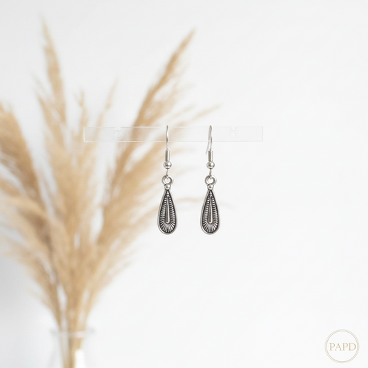 Boucles d'oreilles pendantes bohème argentées goutte striée acier inoxydable 316L – PAPD