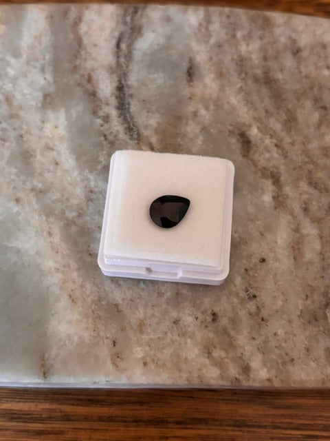 Grenat 2,23 ct coupe poire – détail taille et transparence VS – pierre certifiée à sertir – PAPD