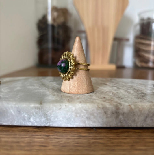 Bague Dorée Ajustable | Cabochon Rubis Zoïsite Pierre Naturelle 10 mm – Acier Inoxydable