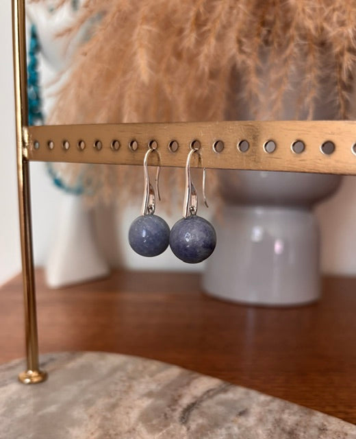 Boucles d'Oreilles Dormeuses Allongées Pierre Calcédoine Naturelle – Acier Inoxydable | Lithothérapie