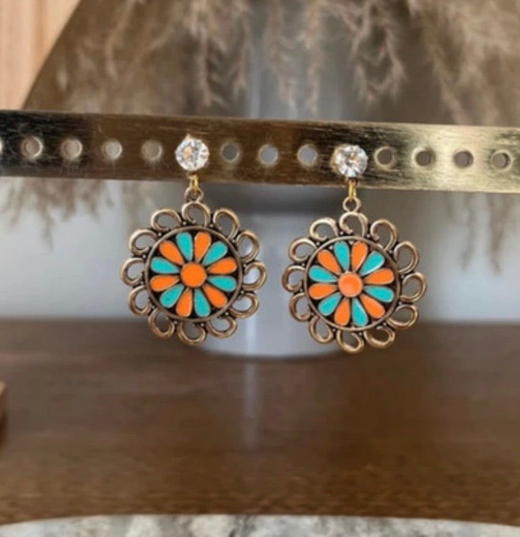 Boucles d'Oreilles Puces Breloque Ronde – Doré, Turquoise & Orange | Bohème Estival