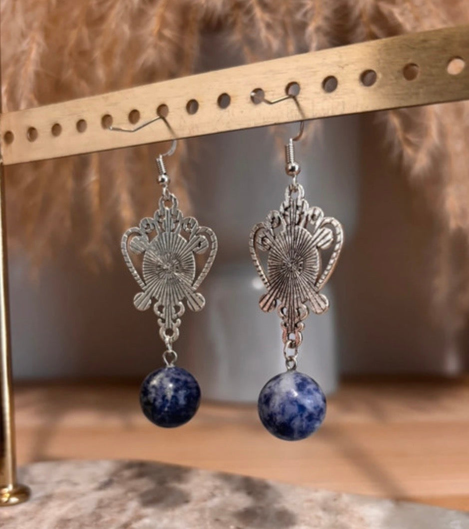 Boucles d'Oreilles Pendantes Sodalite & Breloque Bohème – Acier Inoxydable