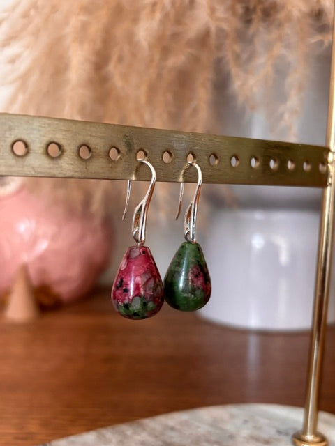 Boucles d'Oreilles Dormeuses Rubis Zoïsite Naturel | Pierre Goutte Acier Inoxydable