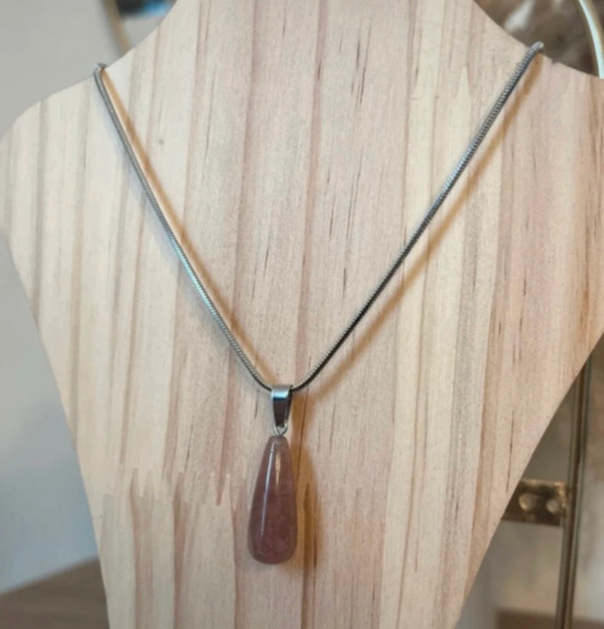 Collier Pierre Naturelle Quartz Cerise | Chaîne Argentée Acier Inoxydable | 40 cm