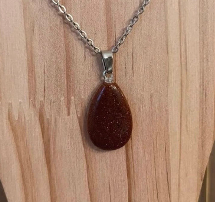 Collier Goldstone Sable Doré – Chaîne Maillons Argentée Acier Inoxydable | Unisexe