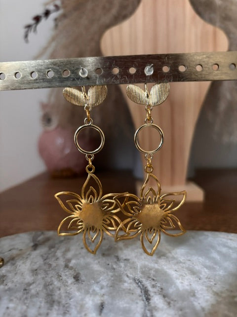 Boucles d'Oreilles Feuilles de Sauge & Soleil Doré — Acier Inoxydable Doré | Style Bohème Chic