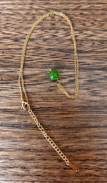Collier Péridot Perle 8mm — Chaîne Fine Acier Inoxydable Doré 40cm + Extension