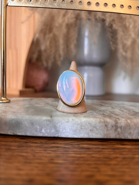Bague Ajustable Dorée Acier Inoxydable – Pierre Opaline Cabochon 18x25mm