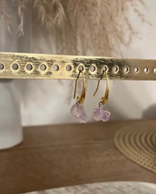 Paire de boucles d’oreilles dorées, créoles fines, pampilles améthyste lilas