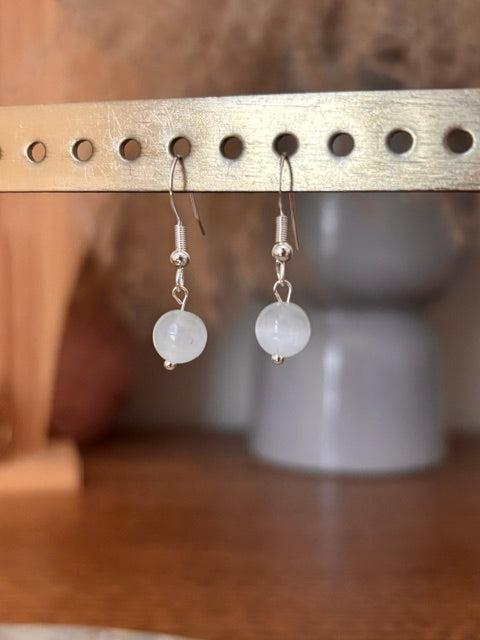 Dormeuses Argent 925 Perle de Nacre Naturelle | Bijou Artisanal Fait Main | Élégance & Douceur