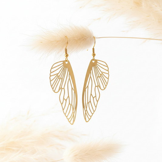 Boucles d’oreilles pendantes ailes de fée en filigrane doré, crochets fins