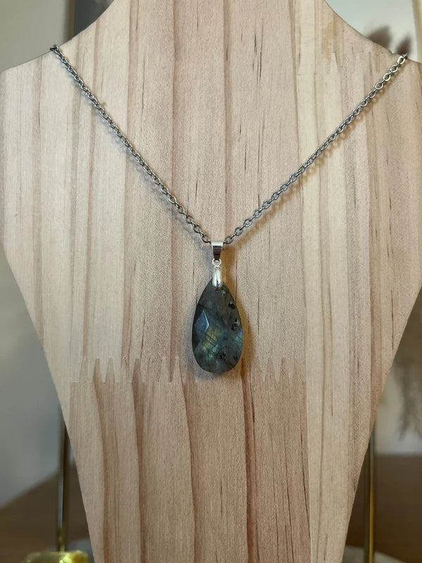Collier Labradorite Bleue Facettée Qualité AAA | Chaîne Maillons Argentés | Pierre Protectrice Ancrage
