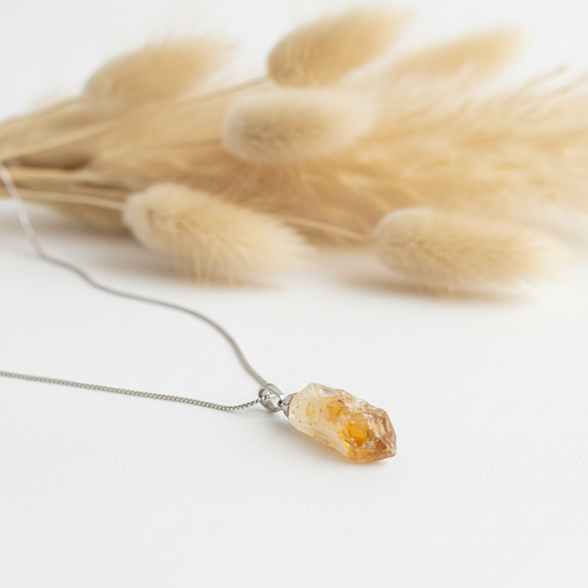 Collier en acier 316L argenté avec pendentif de pierre brute citrine jaune