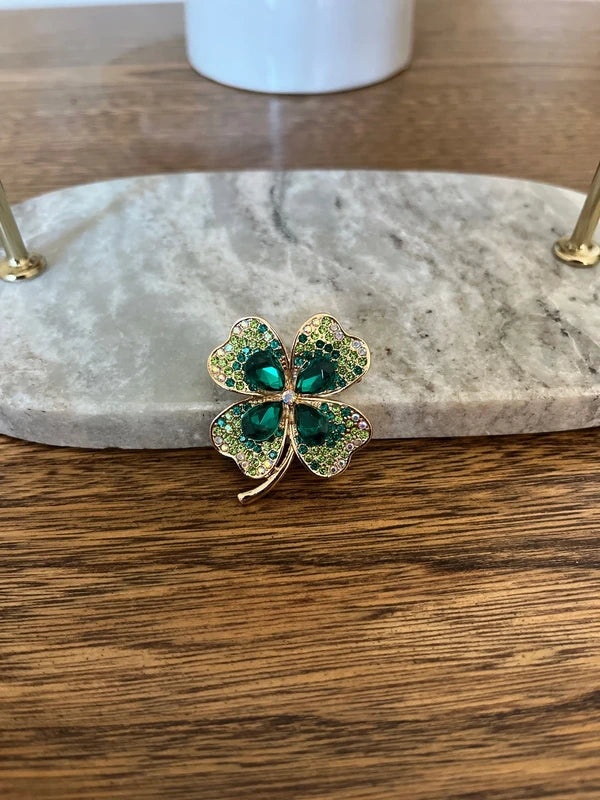 Broche Trèfle à 4 Feuilles Doré | Porte-Bonheur | Bijou Fantaisie Chic 4 cm