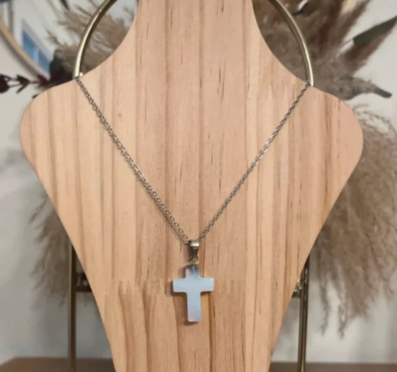 Collier Opaline Croix | Chaîne Maillons Argentés | Acier Inoxydable 44 cm