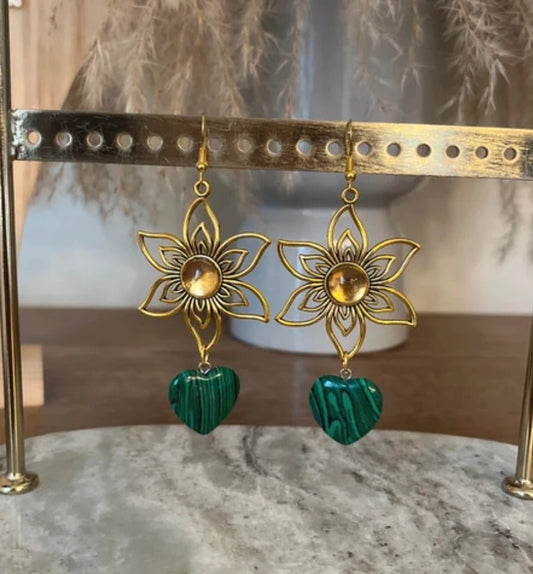 Boucles d'Oreilles Pendantes Soleil Doré & Malachite Cœur | Pierre Naturelle Lithothérapie | Acier Inoxydable