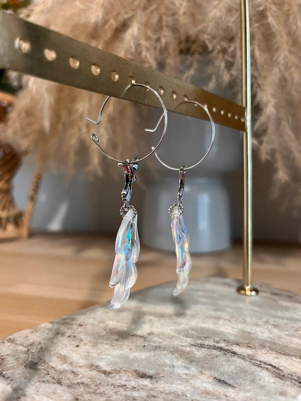 Créoles Argentées Colibri & Plume Acrylique | Boucles d'Oreilles Fairycore Bohème | Acier Inoxydable