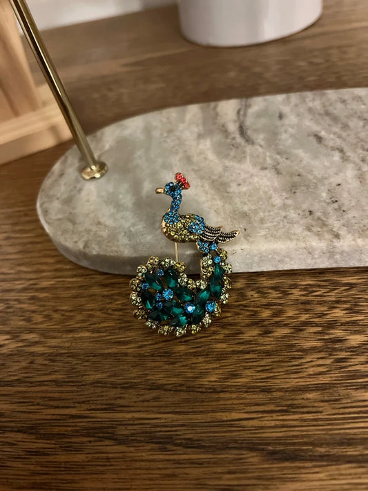 Broche Paon Travaillé Vert & Bleu | Bijou Fantaisie Nature Chic | 5 x 4 cm