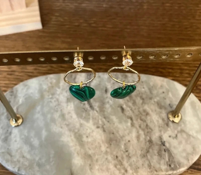 Boucles d'oreilles Malachite | Anneaux dorés bohèmes – Pierre naturelle