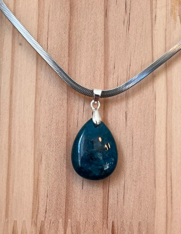 Collier Apatite Bleue Madagascar Qualité AAA | Chaîne Serpent Argentée | Pierre Naturelle Communication