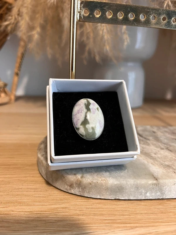 Bague vintage argentée acier inoxydable pierre naturelle Jade de la paix