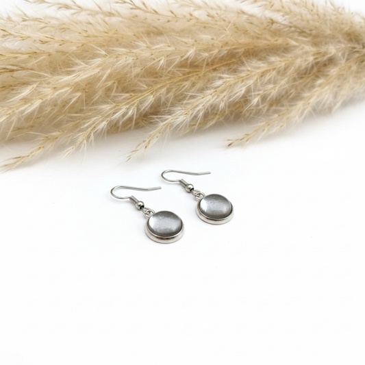 Boucles d’oreilles pendantes argentées, paire de breloques ovales grises