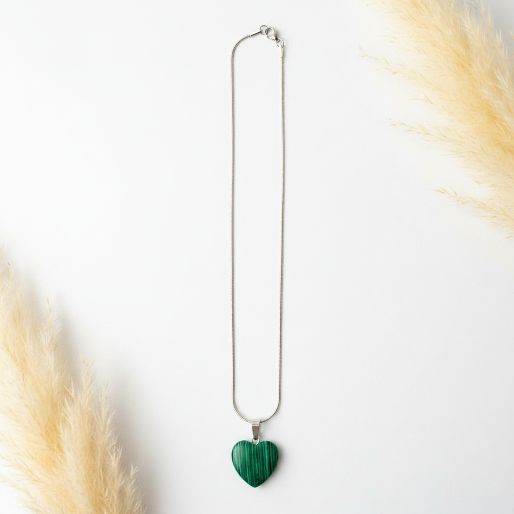 Collier en acier inoxydable à pendentif cœur vert en malachite sur chaîne fine