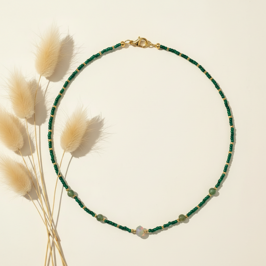 Collier perles Toho vert émeraude & opale sauge – Ras de cou 37 cm | Fait main livraison gratuite