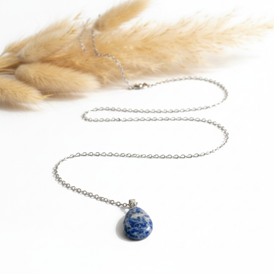 Collier goutte en pierre bleue avec pendentif ovale et chaîne à maillons argentés