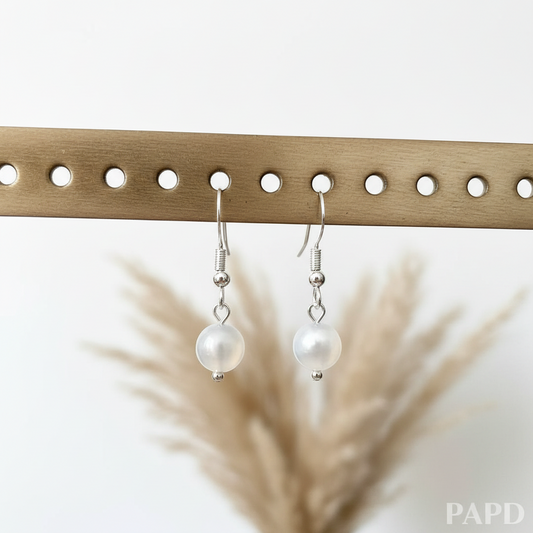 Boucles d’oreilles dormeuses en argent 925 avec perles de nacre pendantes