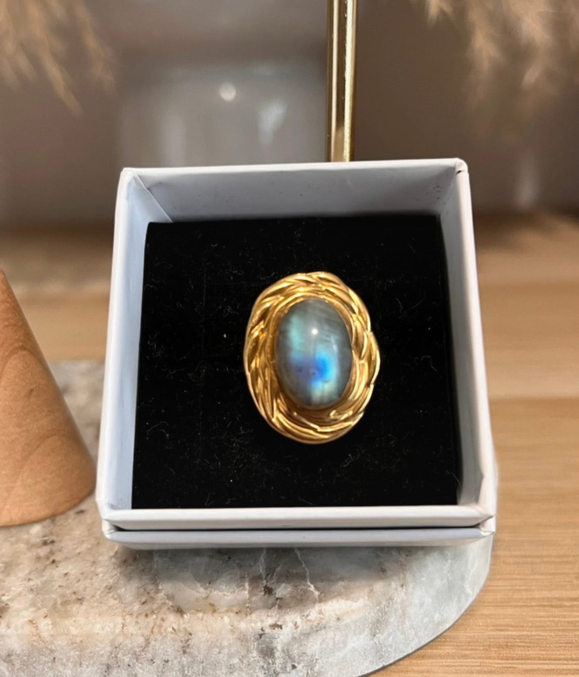 Bague dorée inoxydable pierre naturelle Labradorite bleue - Pierres Argentées & Perles Dorées