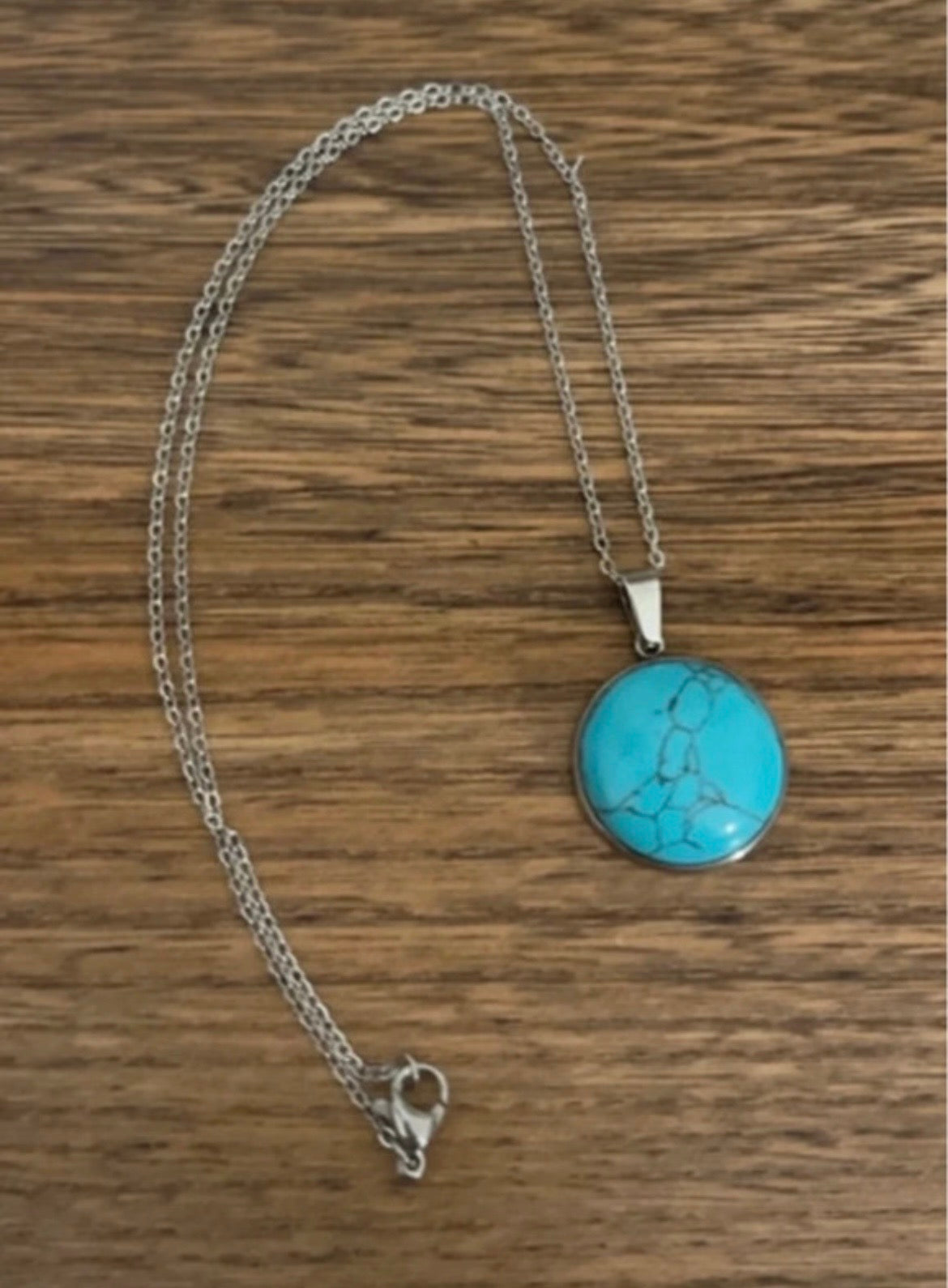 Collier chaine argentée inoxydable pierre naturelle Turquoise - Pierres Argentées & Perles Dorées