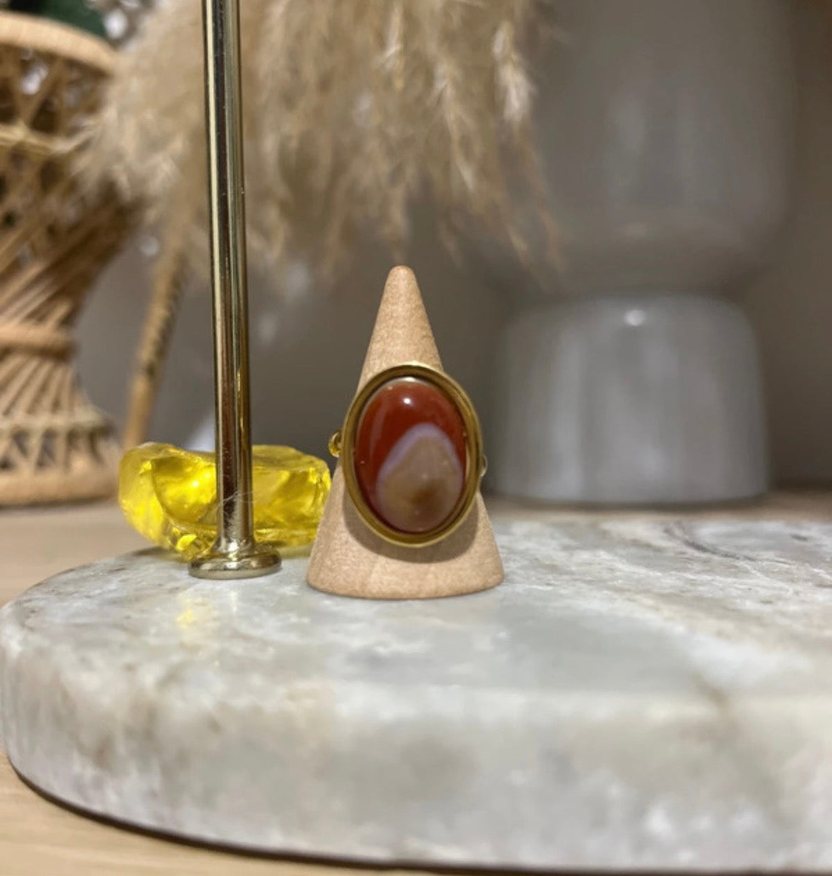 Bague dorée inoxydable pierre naturelle Agate rouge - Pierres Argentées & Perles Dorées