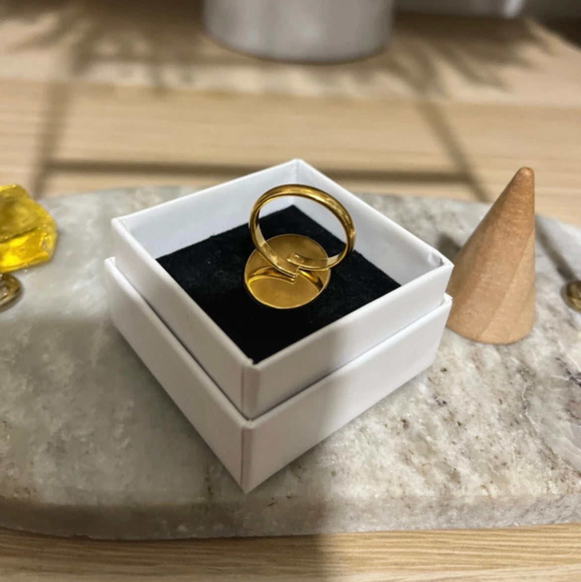 Bague dorée inoxydable pierre naturelle Agate rouge - Pierres Argentées & Perles Dorées