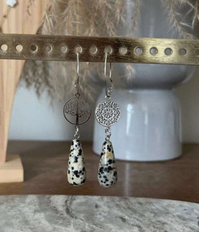 Créoles Argentées Breloques Dépareillées Arbre de Vie & Fleur – Jaspe Dalmatien | PAPD