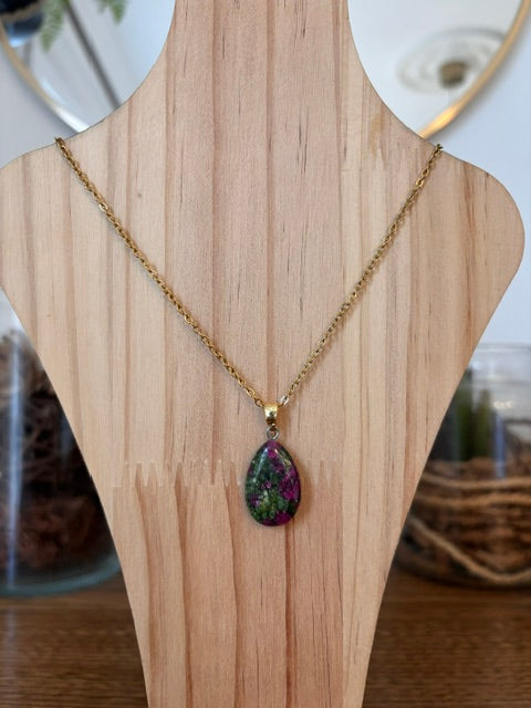 Collier Pierre Naturelle Zoïsite – Chaîne Dorée Inoxydable 44 cm
