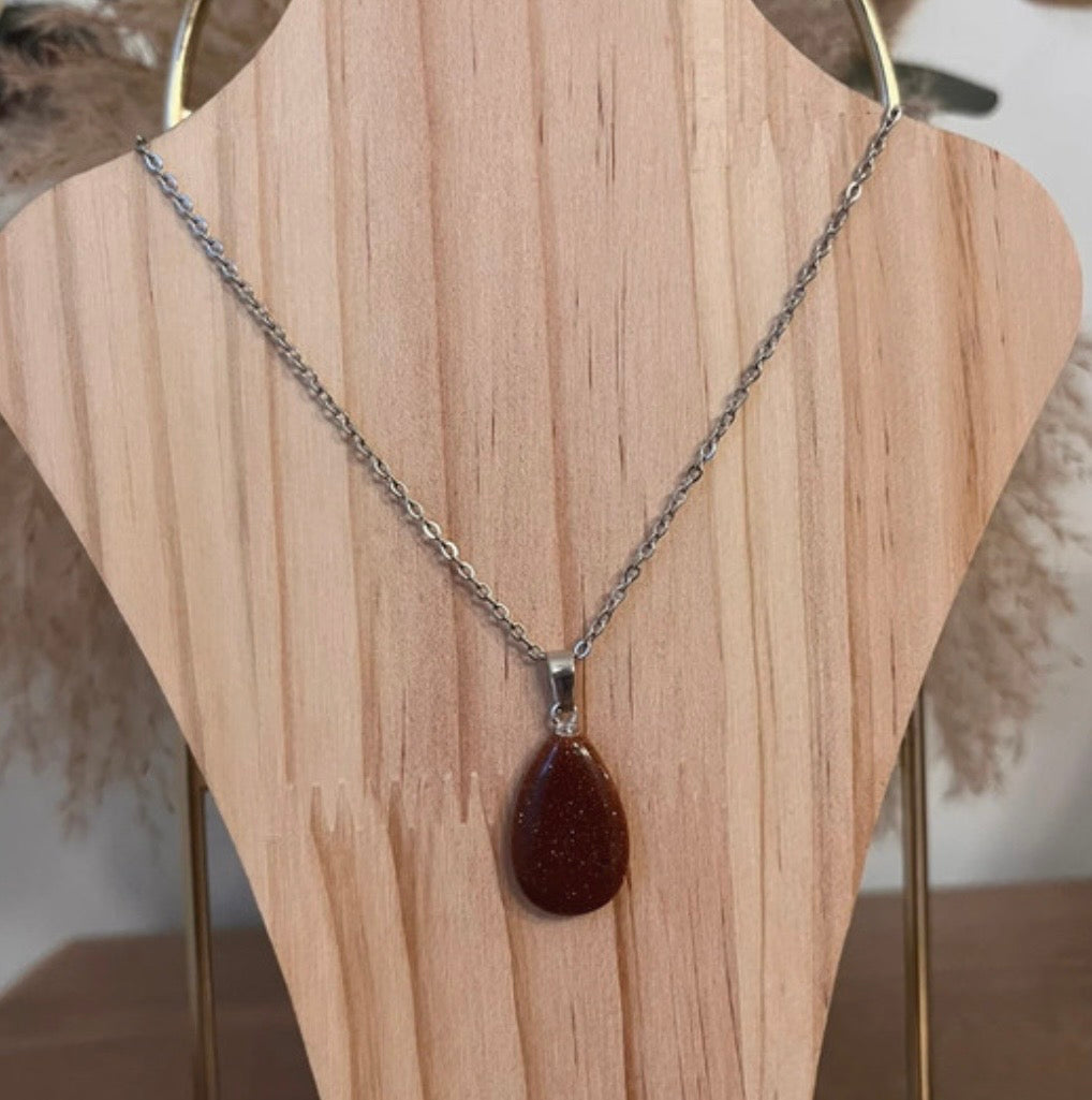 Collier Goldstone Pierre de Sable Doré | Chaîne Maillons Argentée 44 cm | Acier Inoxydable