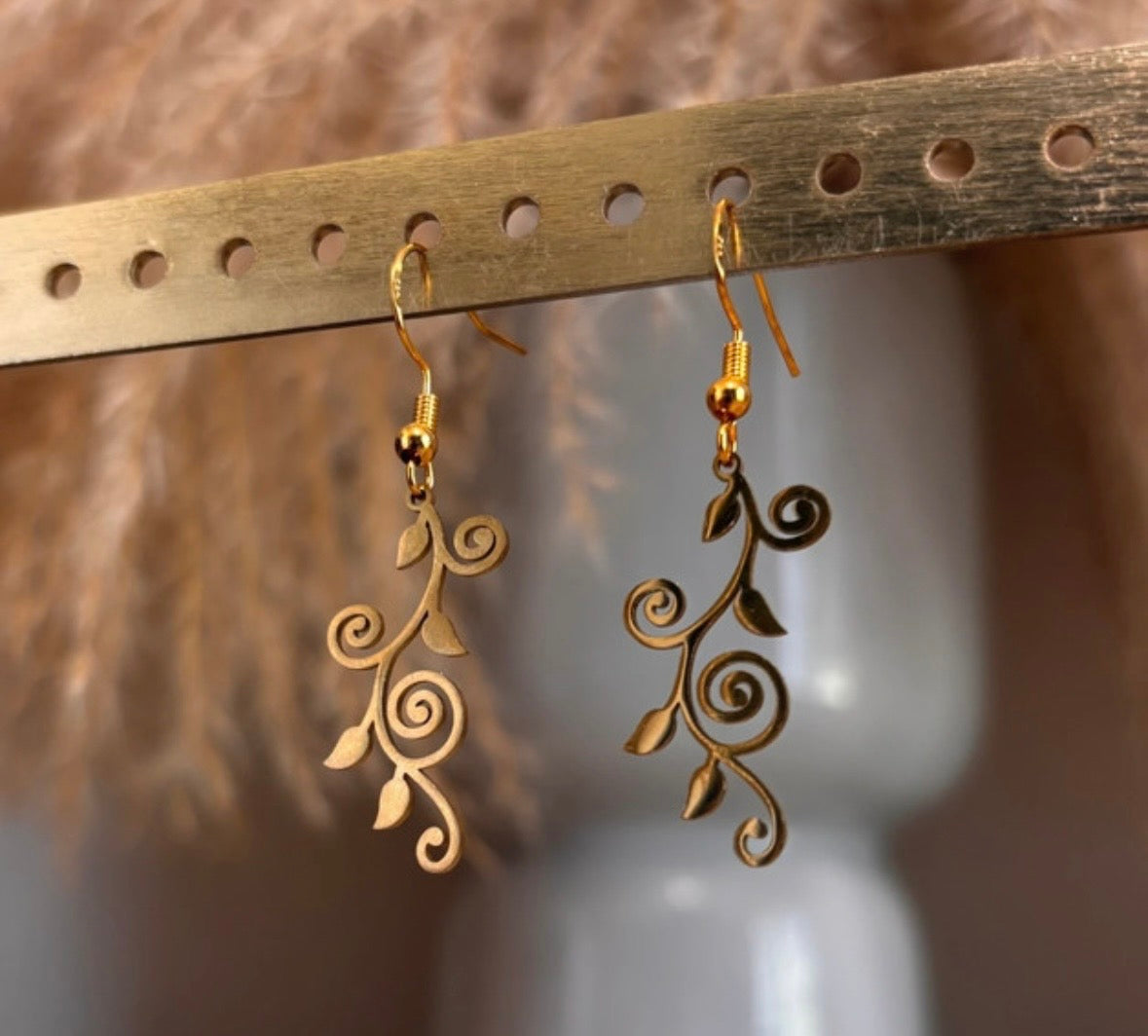 Boucles d'oreilles Pendantes Florales Filigrane Doré | Acier Inoxydable