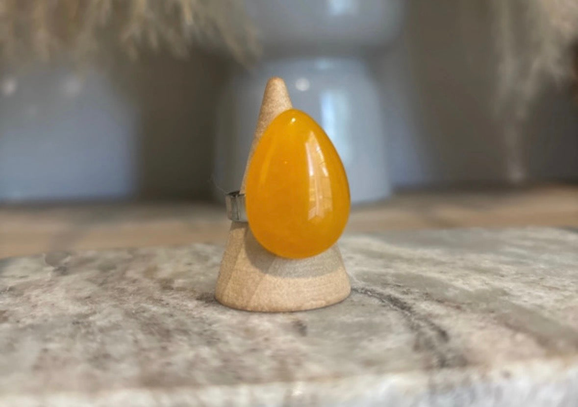 Bague Ambre Jaune – Pierre Naturelle Solaire | Monture Dorée Ajustable Inoxydable