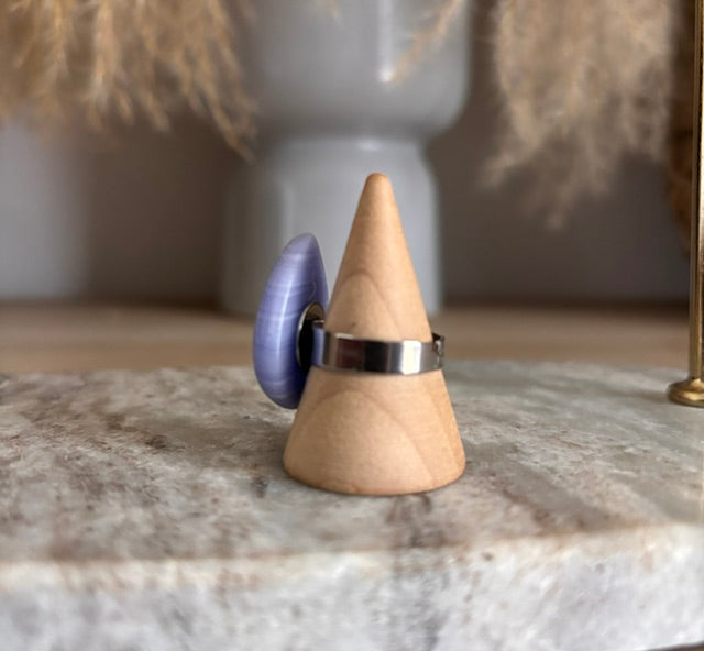 Bague Calcédoine – Pierre Naturelle Apaisante | Cabochon Larme Monture Argentée Ajustable