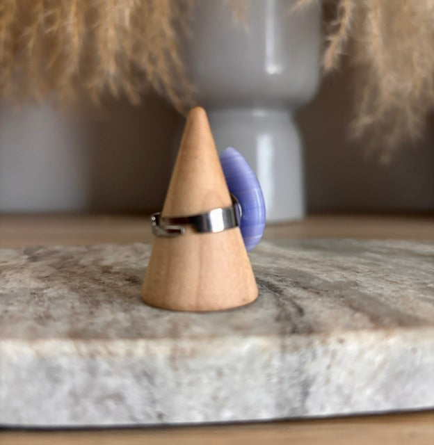Bague Calcédoine – Pierre Naturelle Apaisante | Cabochon Larme Monture Argentée Ajustable