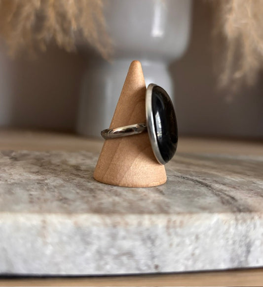 Bague Obsidienne Noire – Pierre Naturelle Protectrice | Cabochon Rond 25 mm Monture Argentée Ajustable