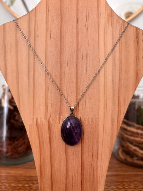 Collier Améthyste Naturelle Cabochon 18x25 mm | Chaîne Argentée Inoxydable 44 cm
