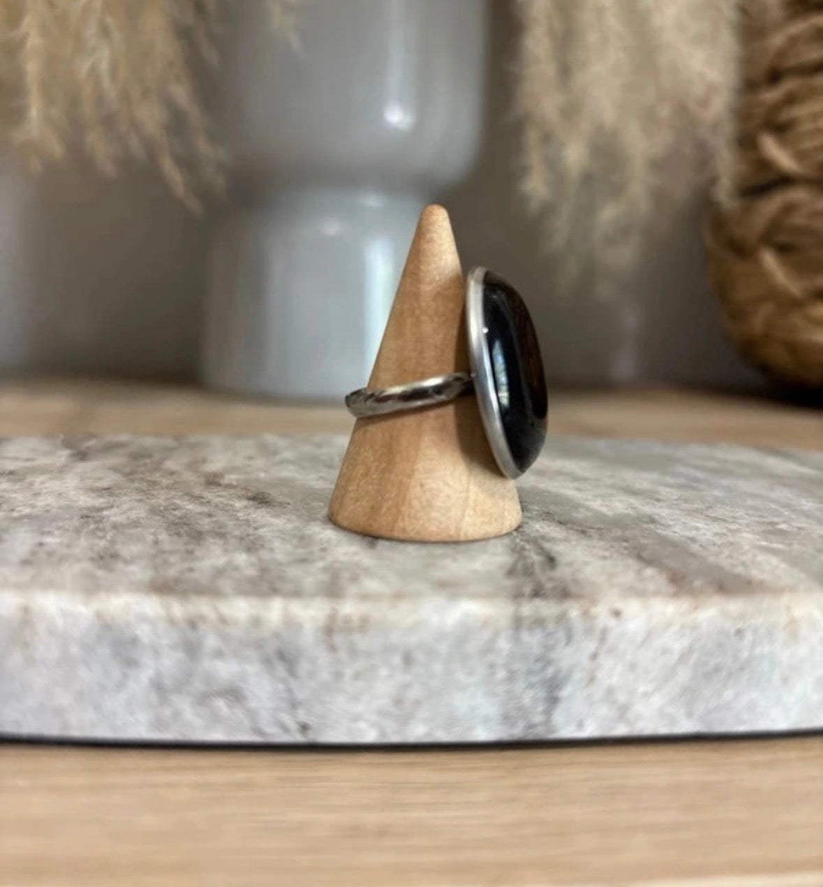 Bague Obsidienne Noire Cabochon 25 mm | Monture Argentée Ajustable Inoxydable